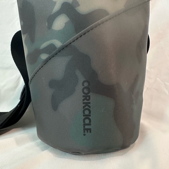 Camo Corkcicle Water Bottle Holder with pocket! - Picture 6 of 8